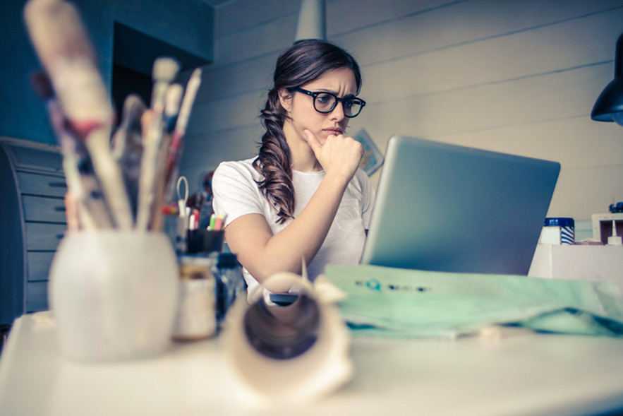 4 Ways to Turn Negative Reviews into Positive Marketing 4 worried businesswoman